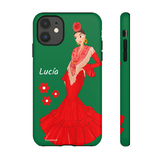 Vista cercana de la funda de teléfono personalizable con nombre y bandera - Modelo Lucía, fondo verde, perfecta para proteger tu iPhone, Samsung y Google Pixel.