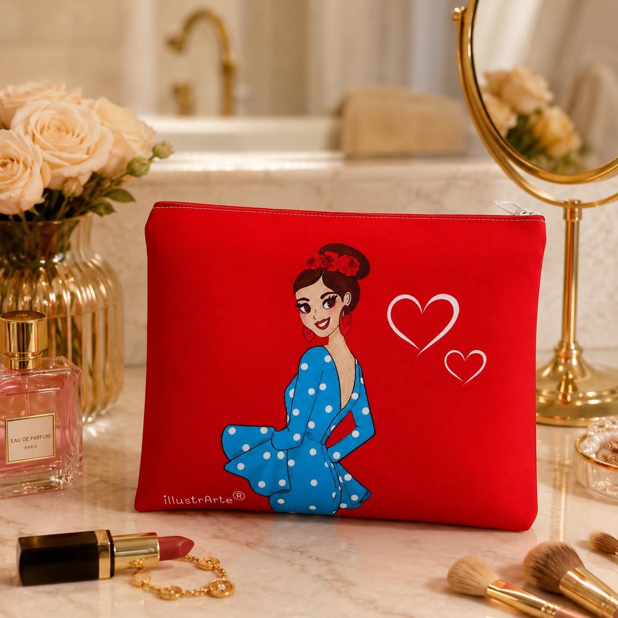 Neceser Granada illustrArte – Paquita, fondo rojo con corazones – vista 3 – imagen Amazon