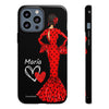 Funda de teléfono personalizable María rojo pelo oscuro fondo negro – para iPhone, Samsung, Pixel
