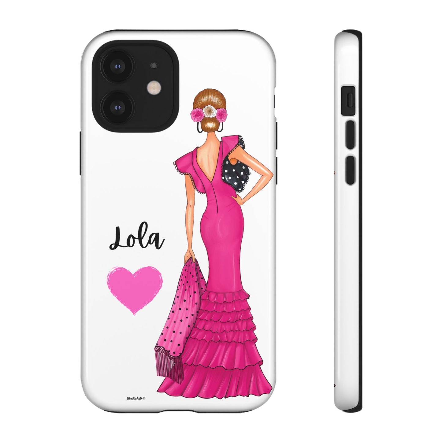 Funda de teléfono personalizable con nombre/bandera/Virgen - Modelo Manuela vestido rosa rodeada de accesorios de moda.