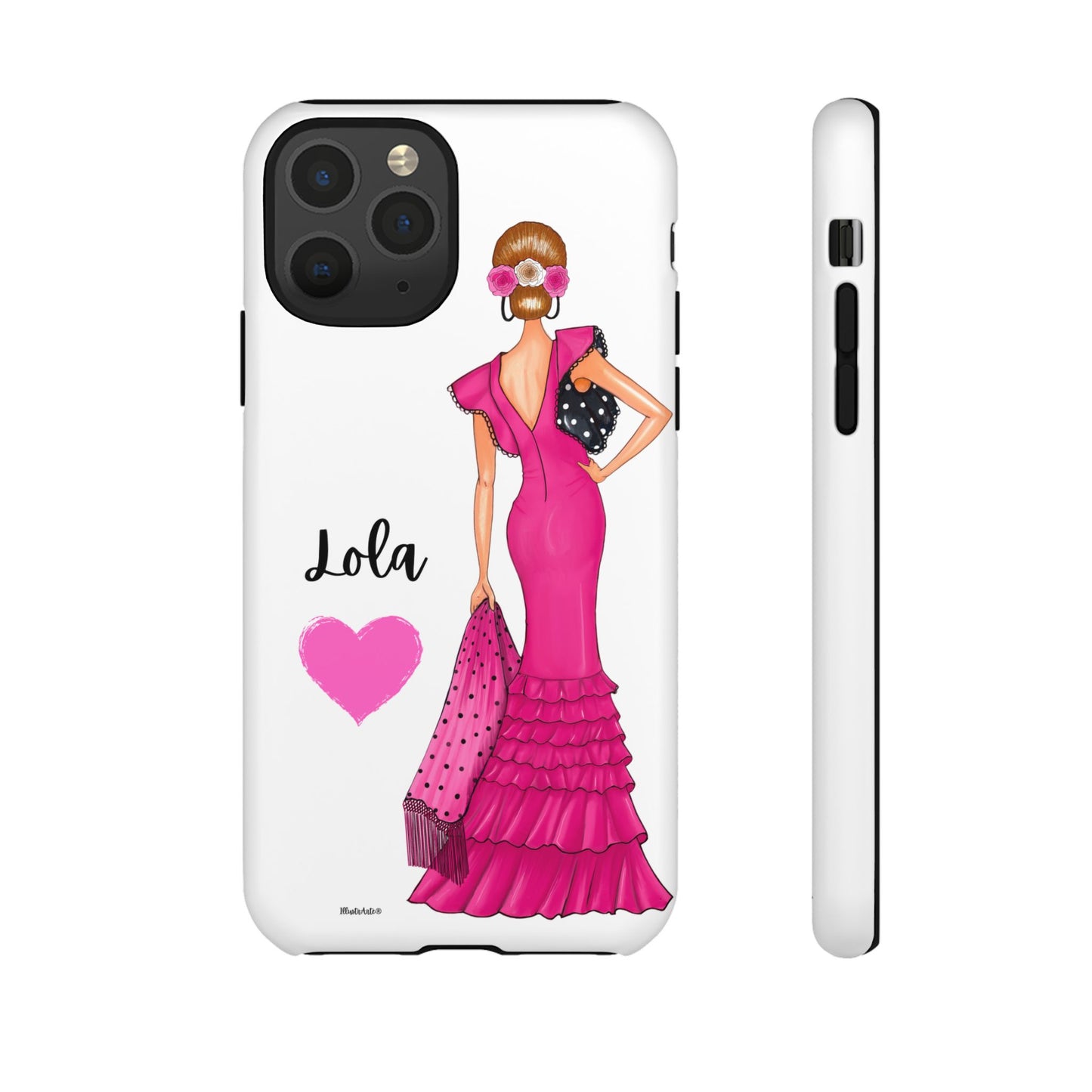 Funda de teléfono personalizable con nombre/bandera/Virgen - Modelo Manuela vestido rosa destacando su diseño exclusivo.