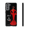 Funda de teléfono personalizable María rojo pelo oscuro fondo negro – para iPhone, Samsung, Pixel