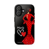 Funda de teléfono personalizable María rojo pelo oscuro fondo negro – para iPhone, Samsung, Pixel
