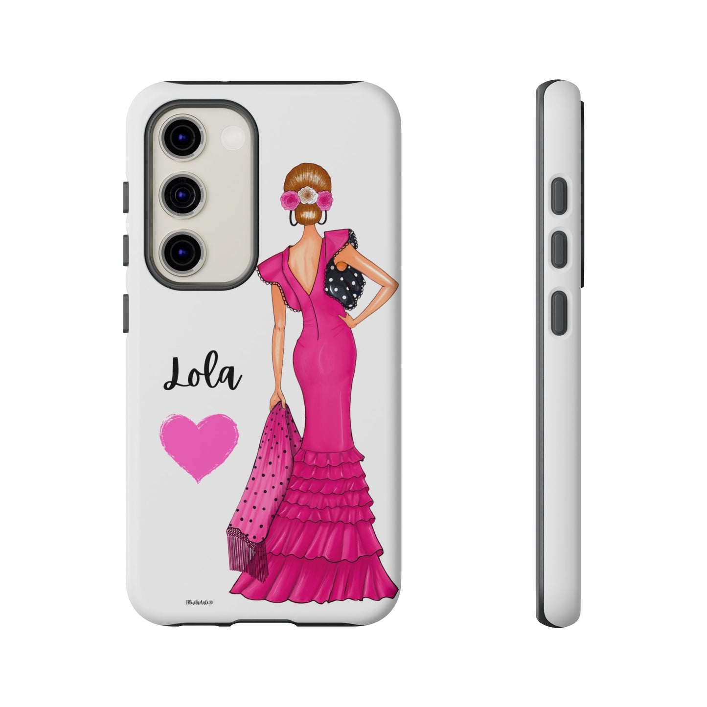 Funda de teléfono personalizable con nombre/bandera/Virgen - Modelo Manuela vestido rosa en un fondo colorido.