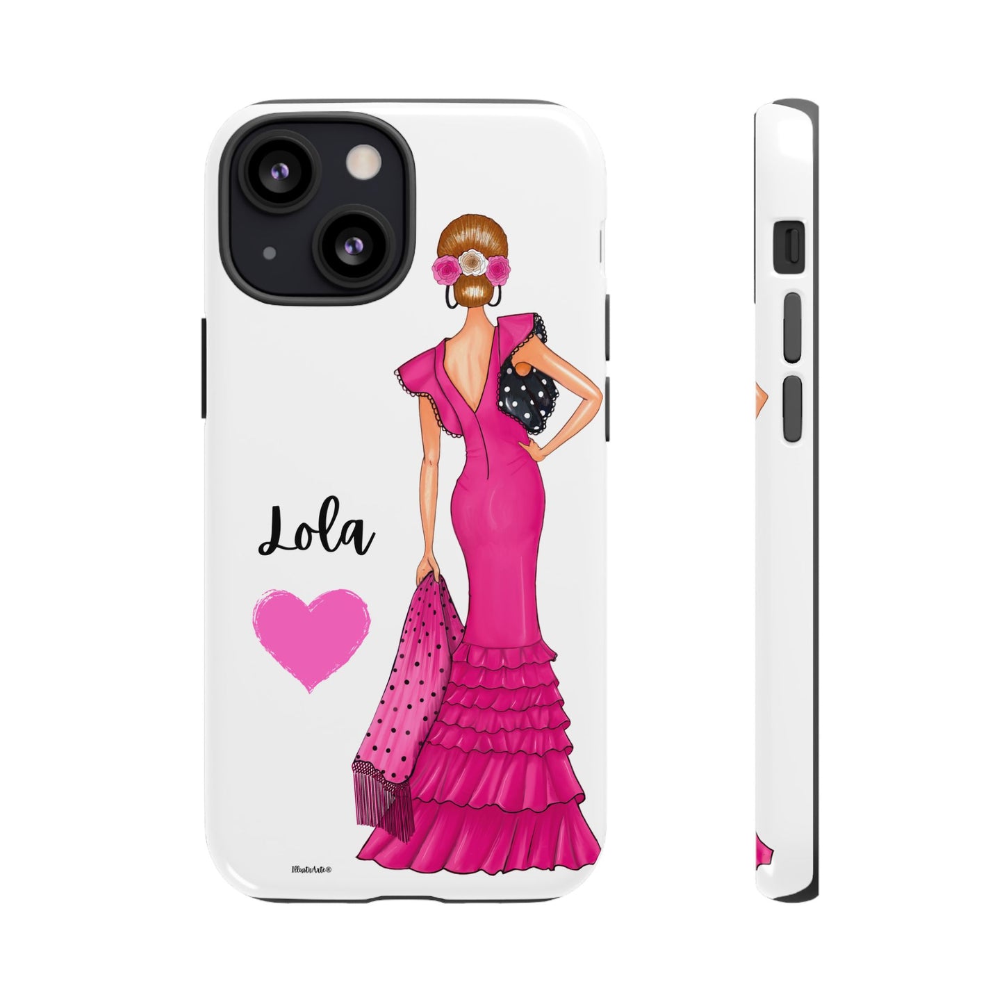 Funda de teléfono personalizable con nombre/bandera/Virgen - Modelo Manuela vestido rosa en un contexto moderno.