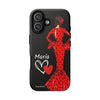 Funda de teléfono personalizable María rojo pelo oscuro fondo negro – para iPhone, Samsung, Pixel