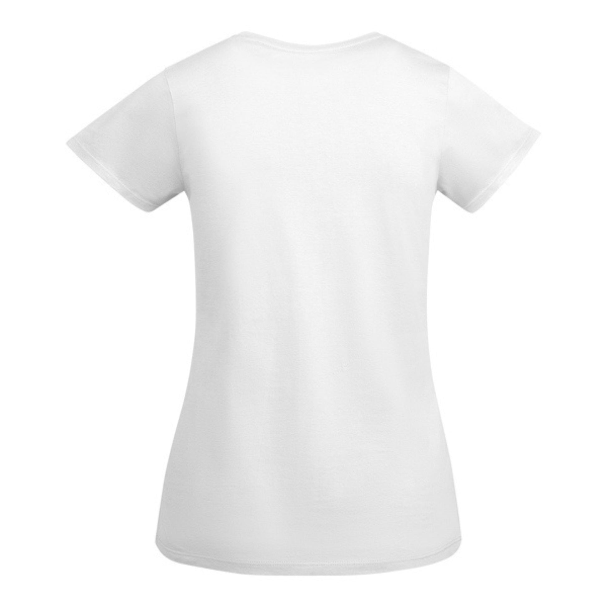 una camiseta blanca de mujer sobre un fondo blanco