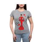 Camiseta Flamenca De Algodón 100% Orgánico Ajustada - Modelo María vestido rojo, detalle de la tela suave y cómoda.