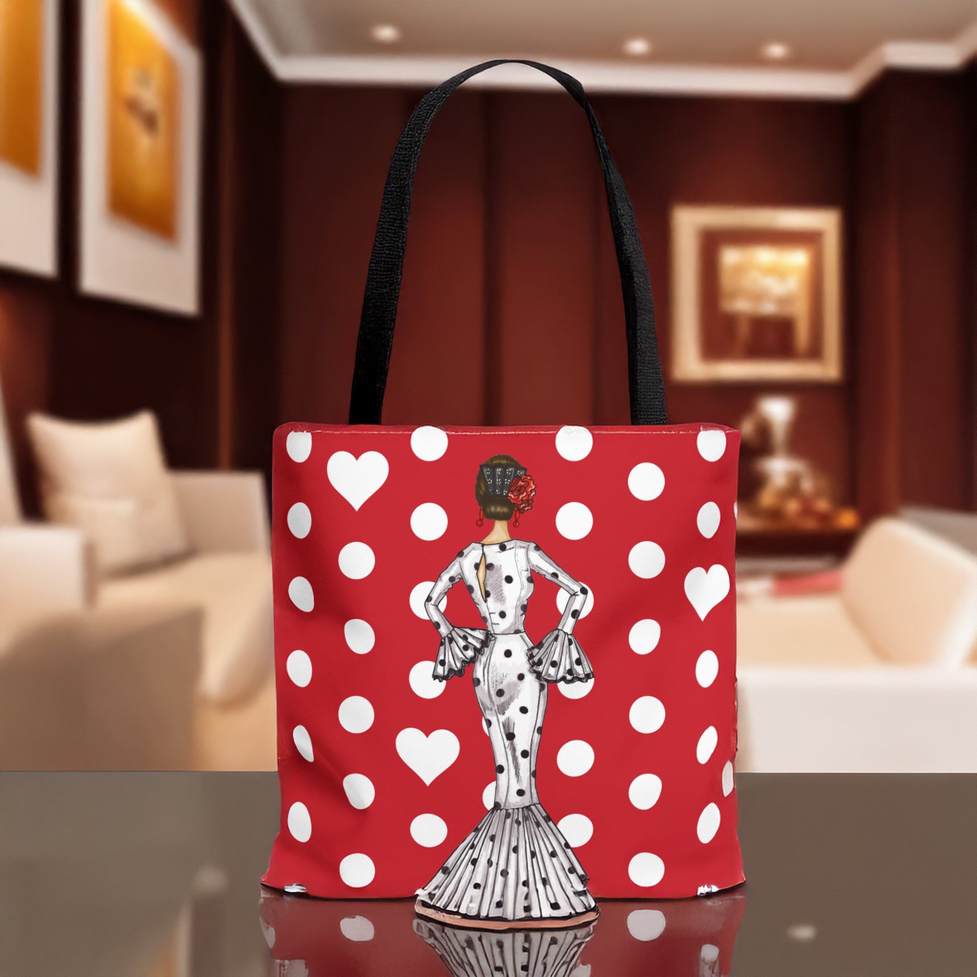 Impresión a Doble Cara de la bolsa tote flamenca, con ilustración de flamenca María en colores vibrantes, destacando su diseño resistente y reutilizable.