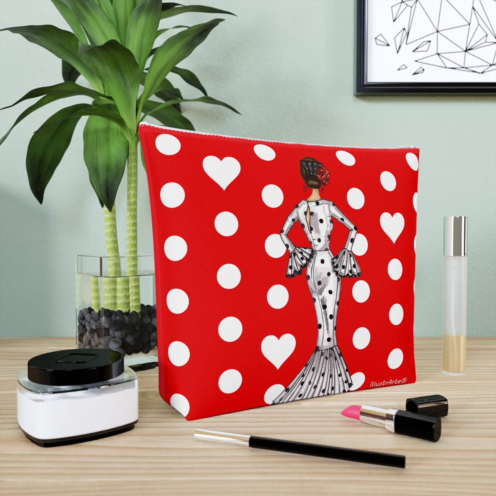 Neceser Flamenca “María Blanco” con diseño a doble cara en fondo rojo con lunares blancos, ideal para el aseo personal y los viajes.
