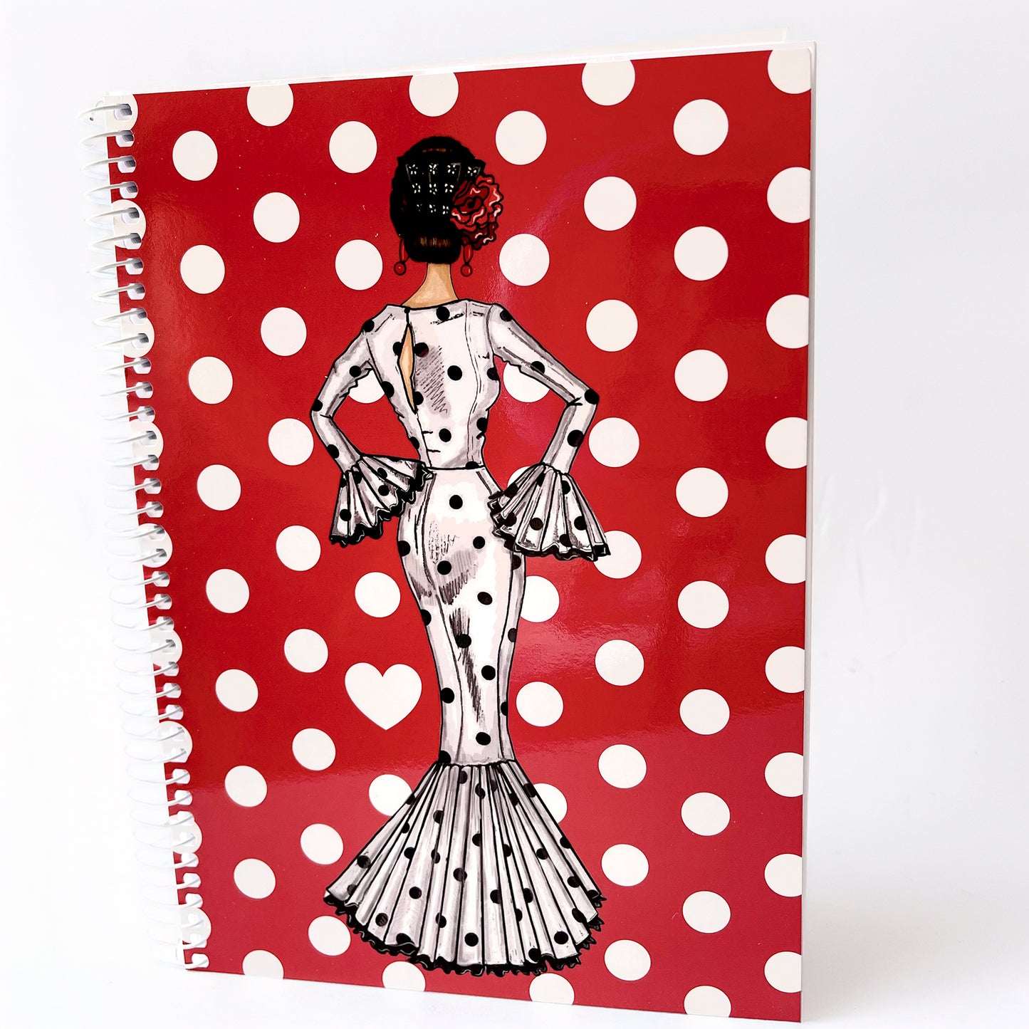 🔥 3x2 Oferta – Libreta/Cuaderno Flamenca María – 100 Páginas Cuadriculadas – 17x24 cm – Tapa Semirrígida Roja con Lunares Blancos – Papel 80 g – Diseño Ilustrado con Corazones – Idea de Regalo Flamenco