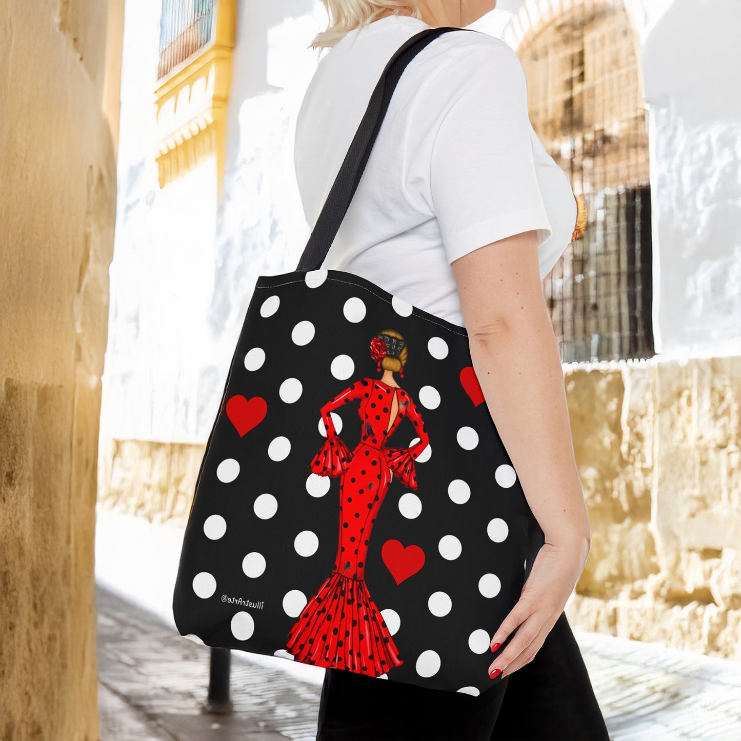 Vista frontal de la bolsa tote flamenca, destacando su material de poliéster 400 g/m² y asas de 60 cm, ideal para compras.