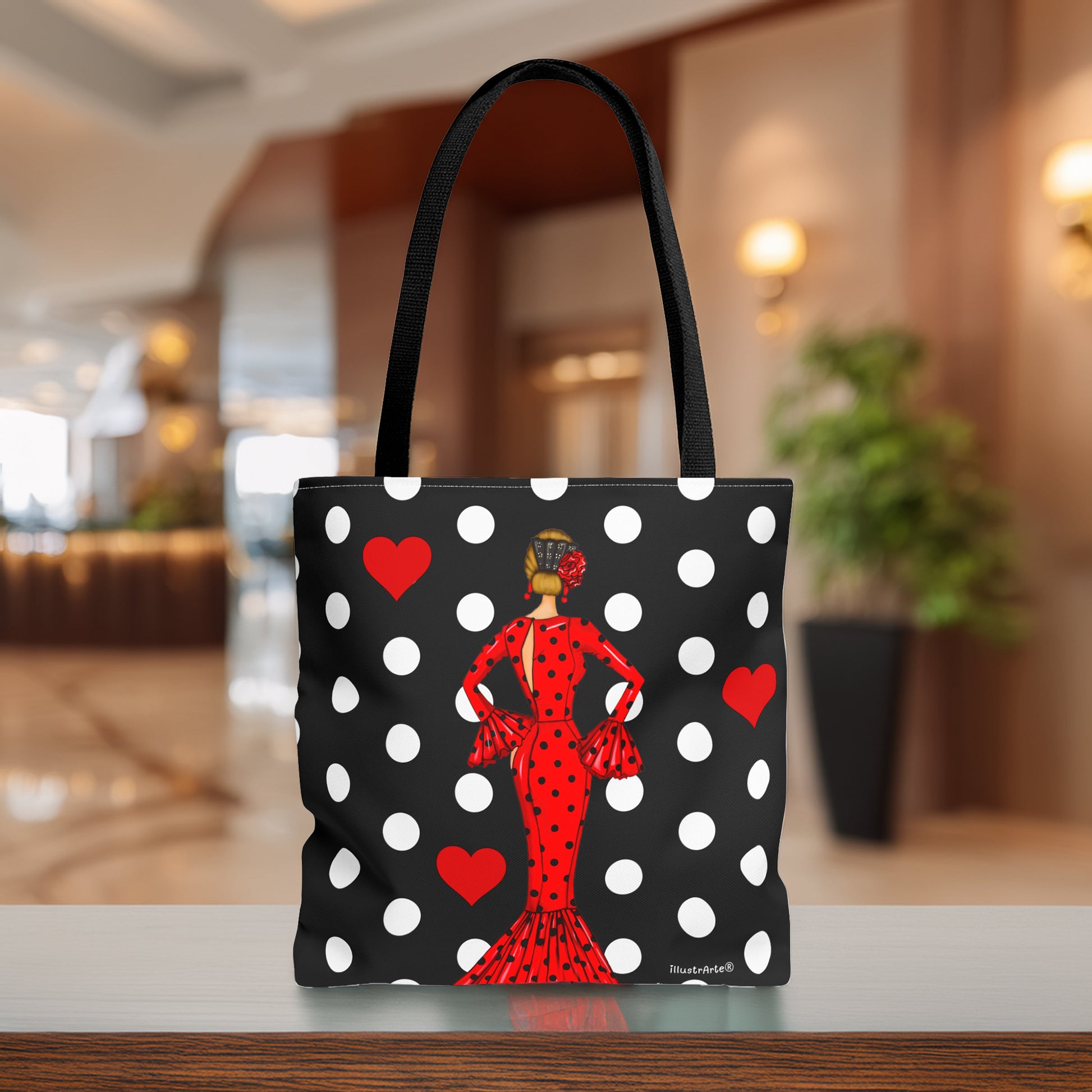 La bolsa tote flamenca en un entorno de mercado, ideal para llevar compras y otros objetos esenciales gracias a su amplio espacio interior.