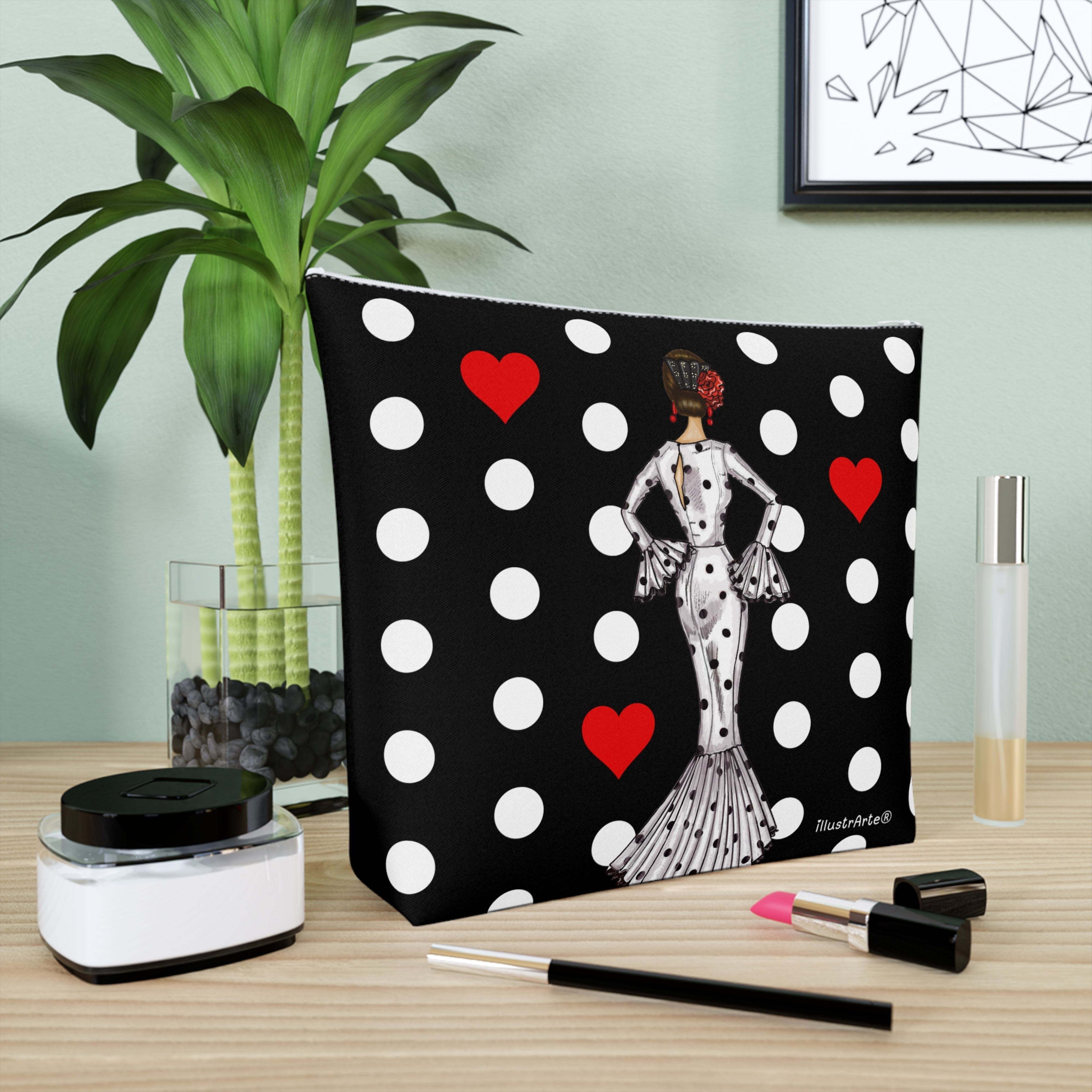 Neceser Flamenca 'María blanco', diseño a doble cara con fondo negro y lunares blancos, perfecto para viajar con estilo.