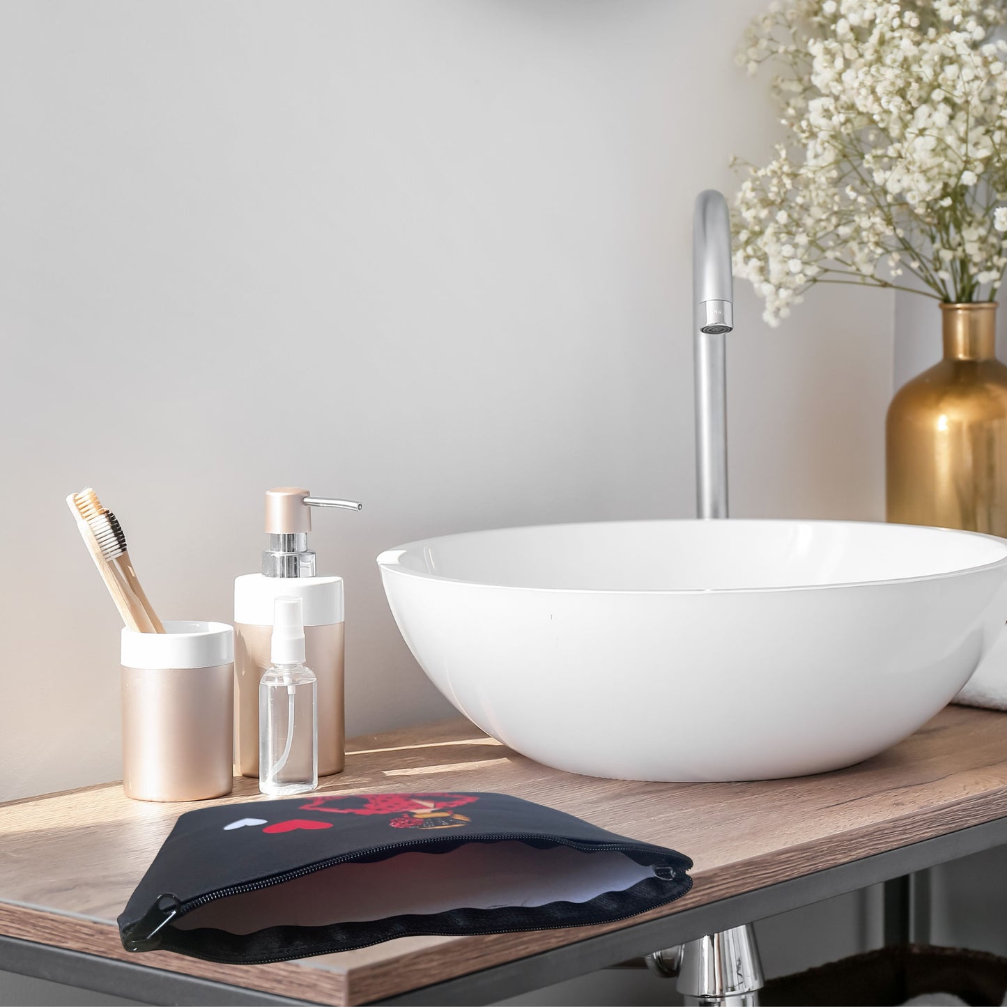 Pack Regalo Flamenca María – Botella Térmica Negra con Vestido Rojo + Neceser Granada “María Rojo”