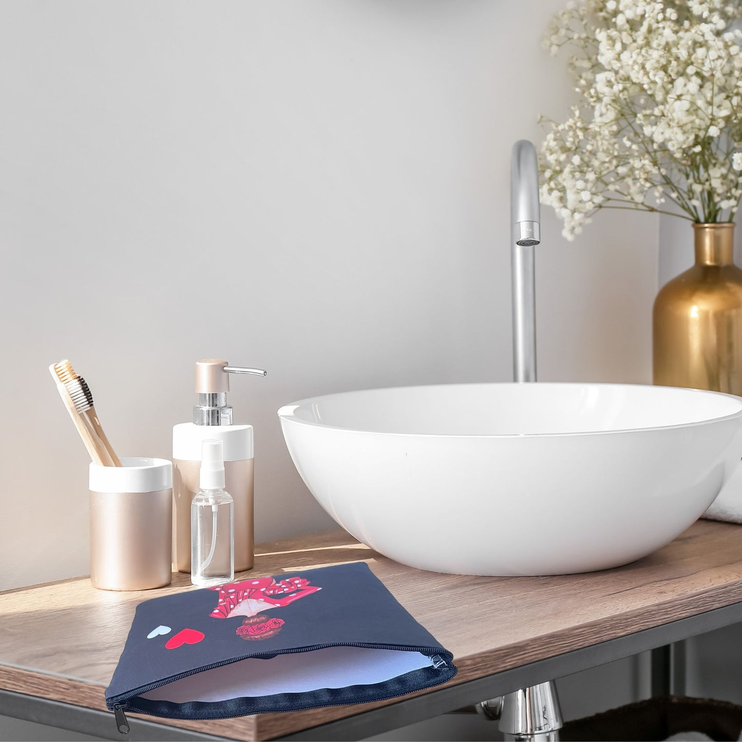 Pack Regalo Flamenca Macarena – Botella Térmica Negra con Vestido Rojo + Neceser Granada “Macarena Fondo Negro”