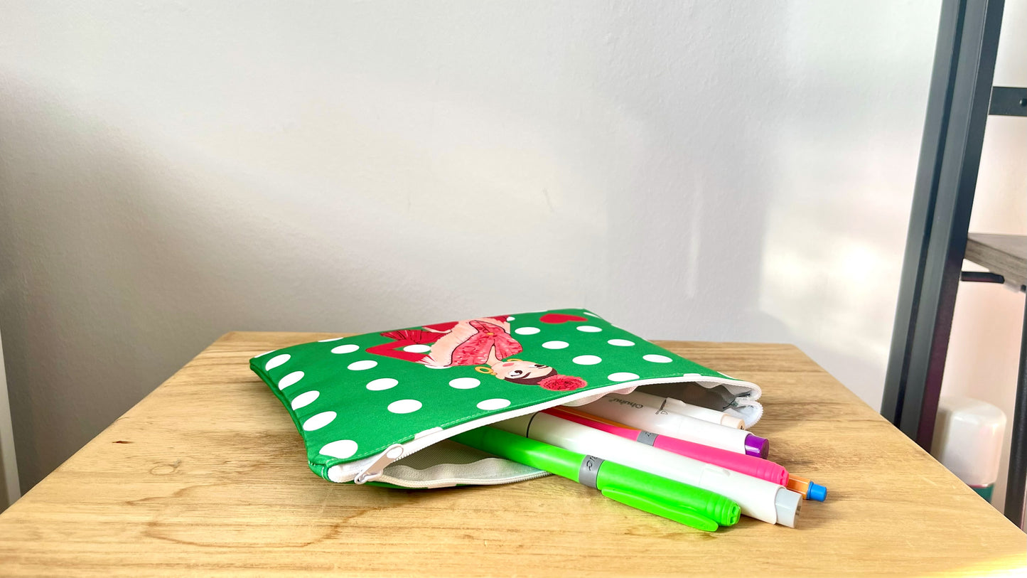 Neceser o Estuche Granada Flamenca “Lucía” – Diseño Doble Cara – Fondo Blanco con Lunares Negros – 22x17 cm – Impermeable – Bolsa de Aseo, Maquillaje o Material Escolar