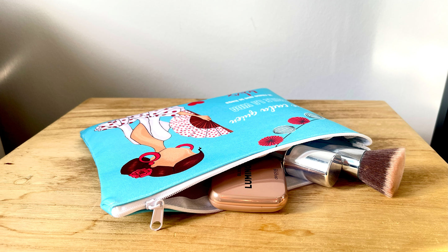 Pack Regalo Flamenca Pepa Feliz – Botella Térmica Roja con Vestido Blanco + Neceser Granada “Pepa Feliz Fondo Turquesa”