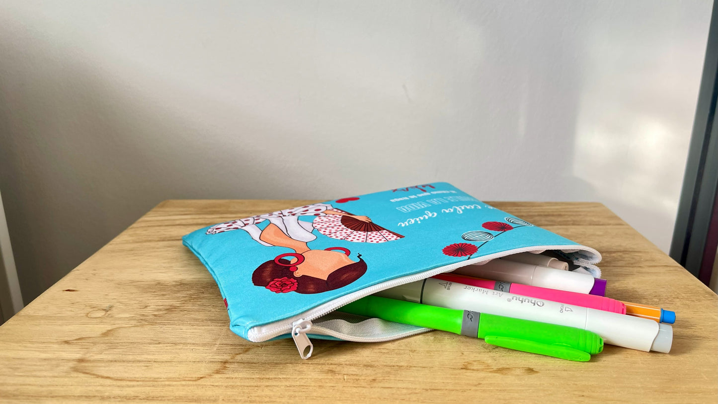 Neceser o Estuche Granada Flamenca “Pepa Feliz” – Diseño Doble Cara – Fondo Blanco con Lunares Negros – 22x17 cm – Impermeable – Bolsa de Aseo, Maquillaje o Material Escolar