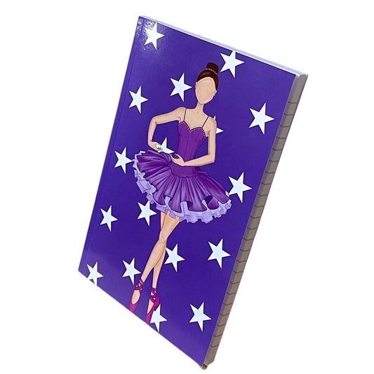Cuaderno Ballet “Sara – Fondo Morado Estrellas” – 6×9” (15,24×22,86 cm) – 120 Páginas Rayadas – Diseño illustrArte