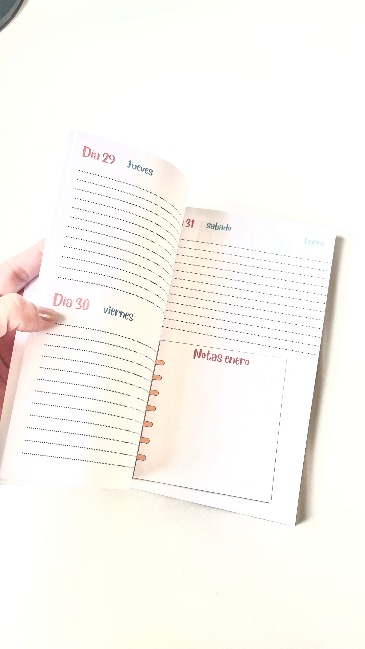 Agenda Flamenca 2026 “Macarena Turquesa” – 2 Días por Página – Ilustraciones Flamencas – Eventos Flamencos del Año – Diseño illustrArte