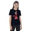 una niña que lleva una camiseta negra con un vestido rojo y un corazón