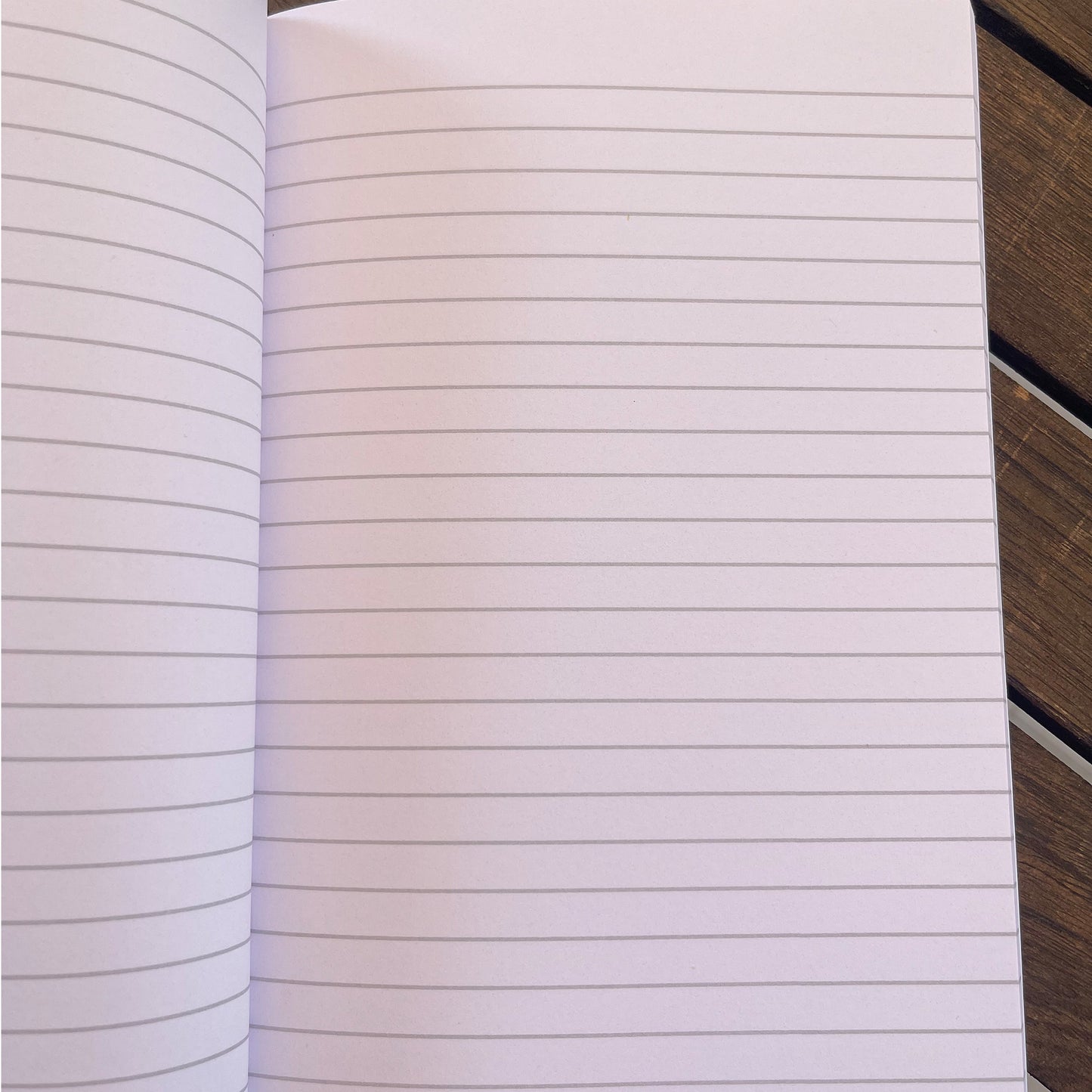 Cuaderno Ballet “Mariela – Corazones Rosa” – 6×9” (15,24×22,86 cm) – 120 Páginas Rayadas – Diseño illustrArte