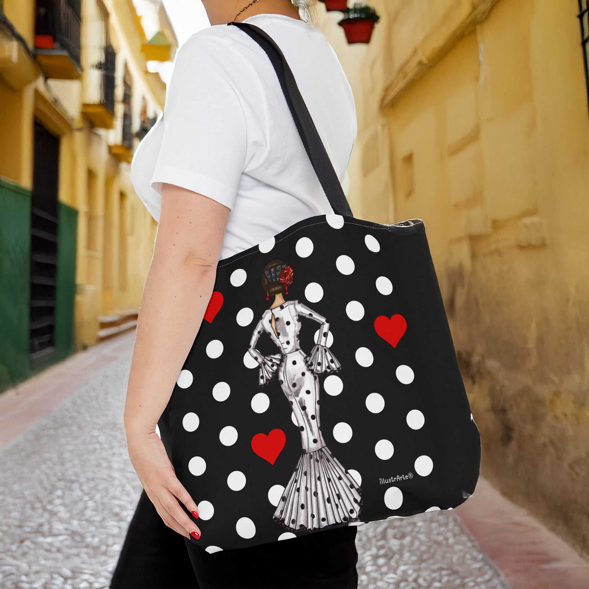 Bolsa tote Málaga illustrArte – María Blanco, fondo negro con lunares – vista 6