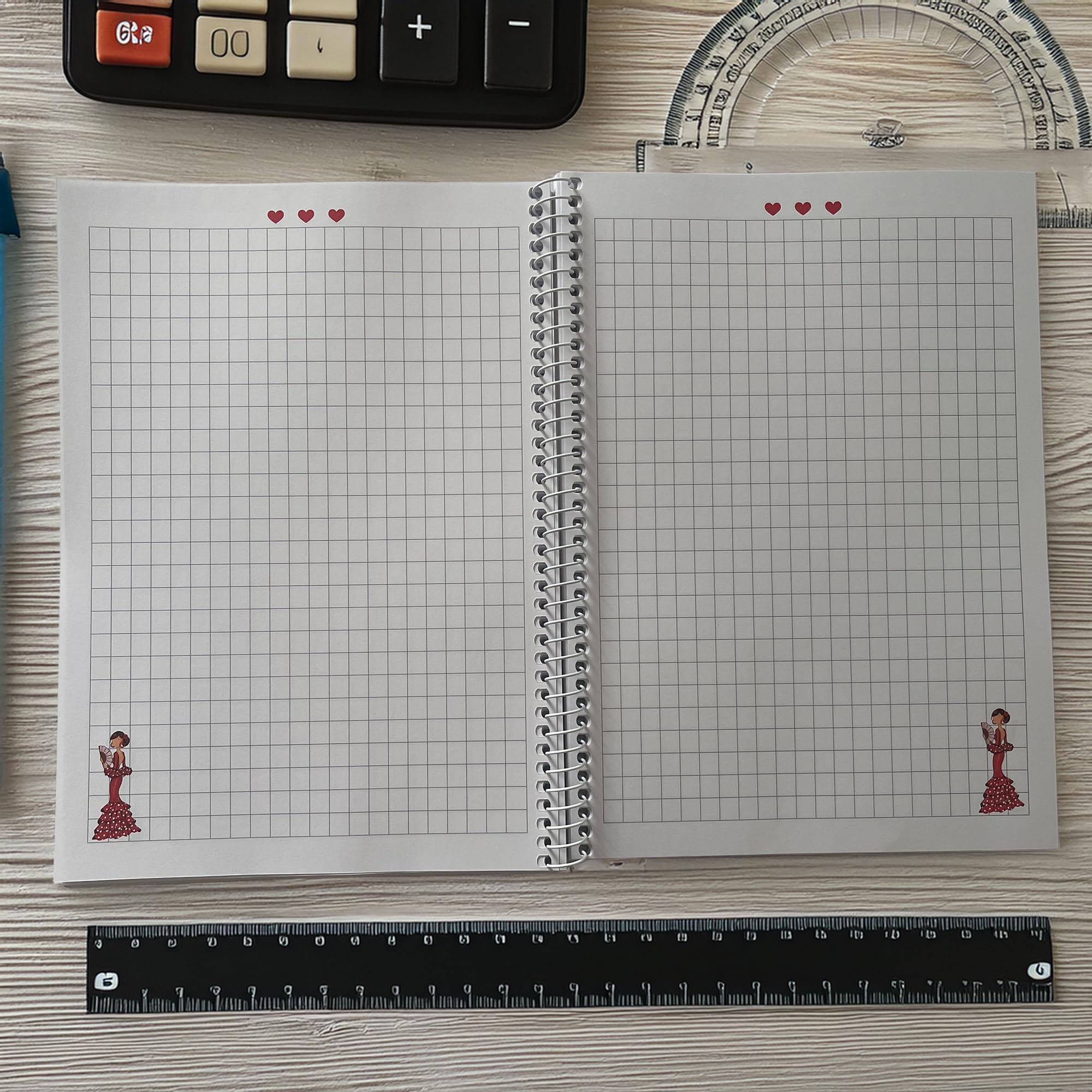 Libreta flamenca illustrArte – Pepa, tapa blanca con lunares negros – vista 5