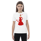 Camiseta flamenca de niñas de algodón 100% orgánico - Modelo Ana, imagen de una niña posando con una camiseta blanca que muestra el diseño flamenco.