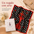 Pañuelo de seda illustrArte – María Rojo, fondo negro – vista 9