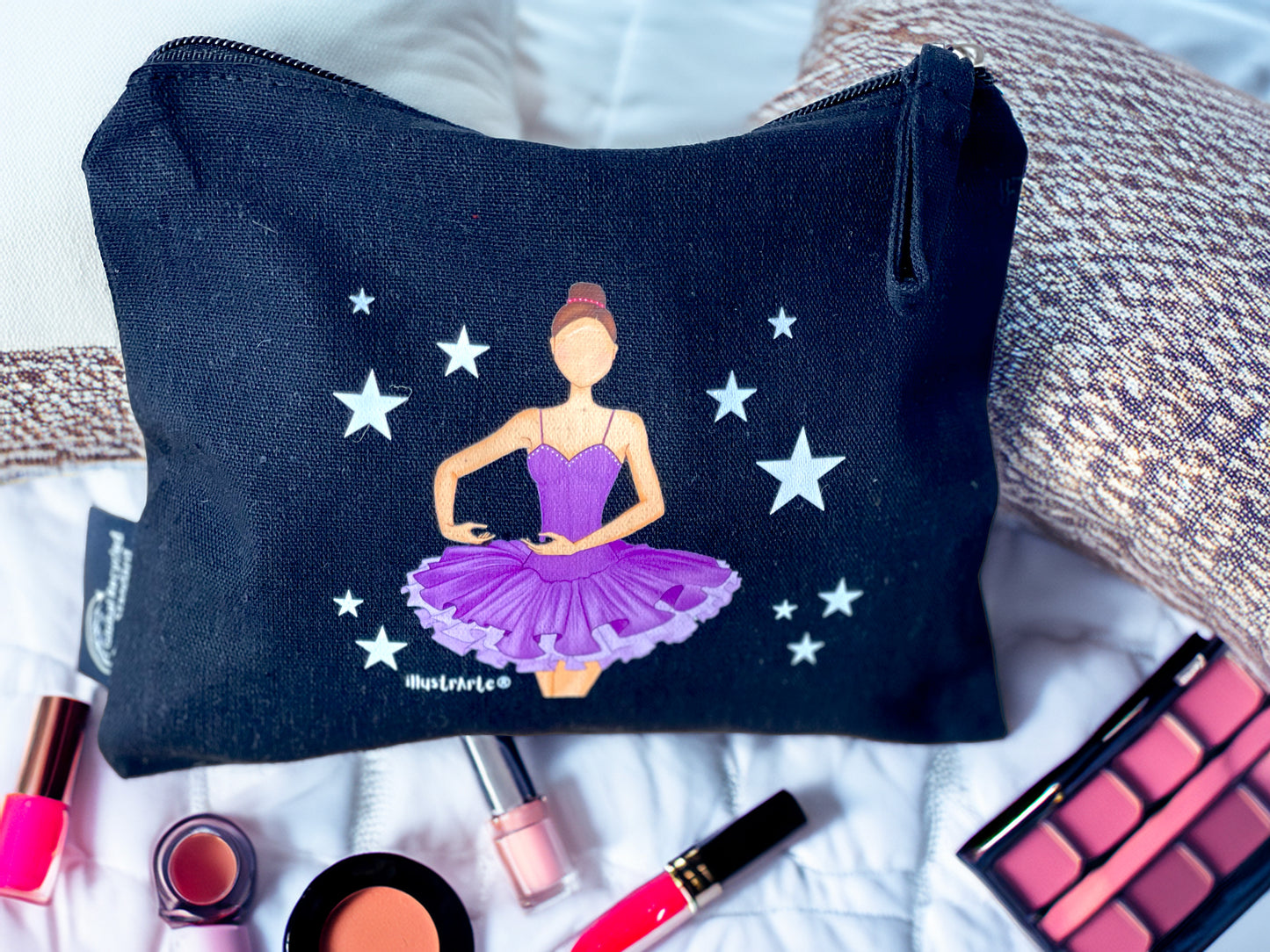 Neceser Bailarina Sara – Estuche Cosmético de Algodón Reciclado en Negro, 21 x 16 cm, Diseño Impreso por Ambos Lados