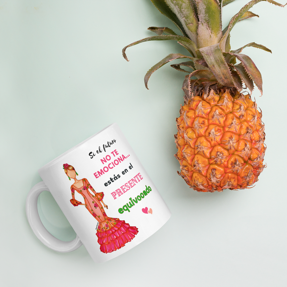 Taza de cerámica personalizable. Modelo flamenca Mónica con frase positiva.